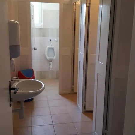 Albergue Youth Pinesta Novigrad Istria