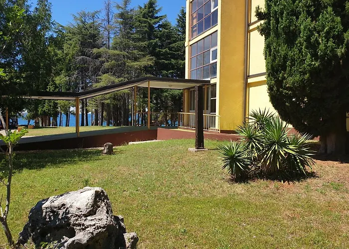 Youth Pinesta Hostel