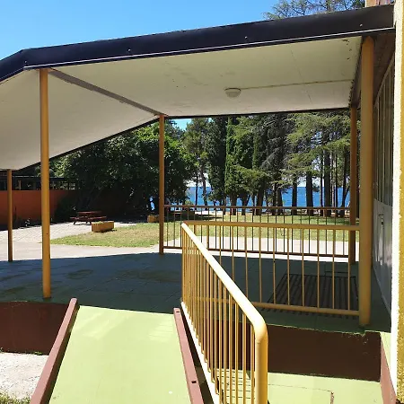 Youth Pinesta Hostel Novigrad Istria