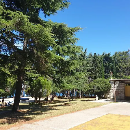 Hostel Youth Pinesta Novigrad Istria