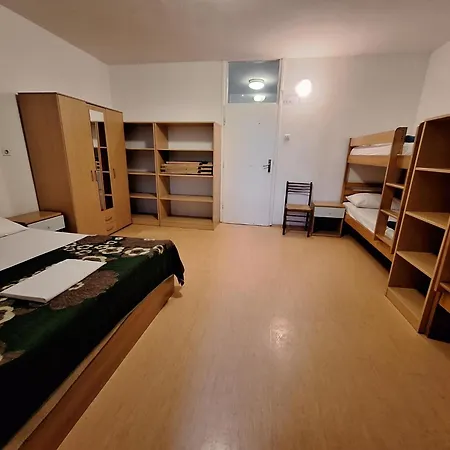 Albergue Youth Pinesta Novigrad Istria