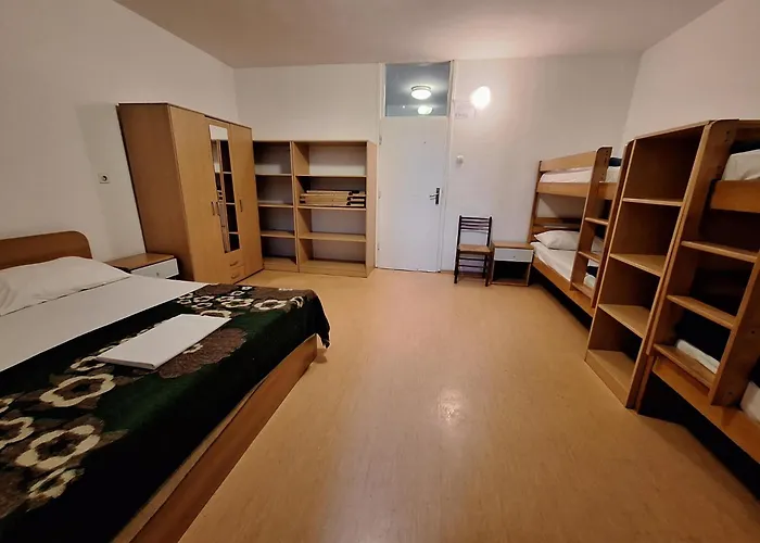 Hostel Youth Pinesta Novigrad Istria