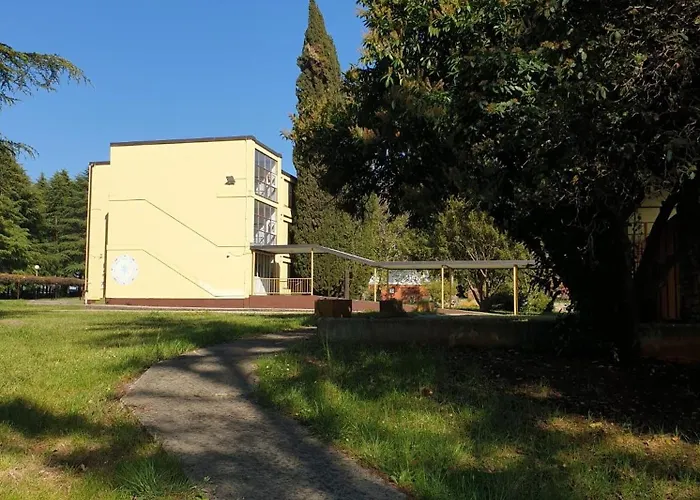 Hostel Youth Pinesta