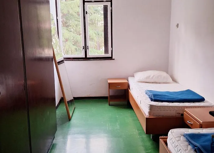 Youth Pinesta Hostel *